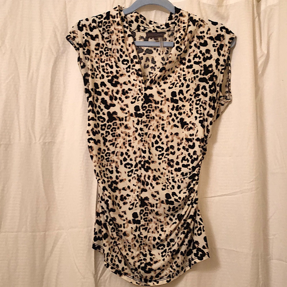 Vince Camuto S beige & black printed blouse